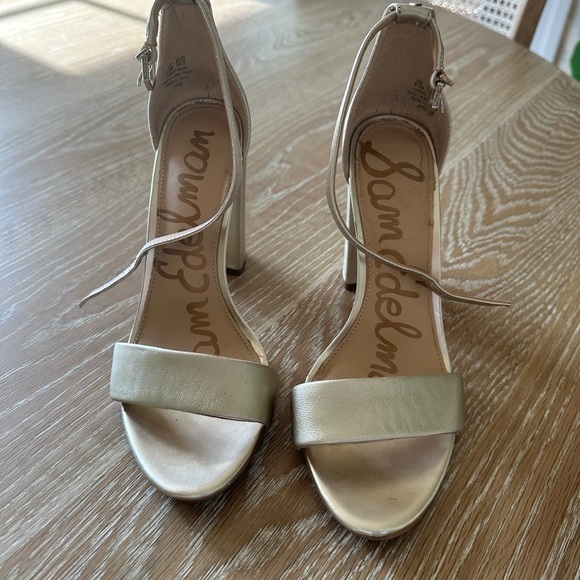 Sam Edelman Yaro Gold Sandal - Picture 2 of 4